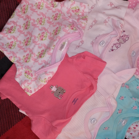 Lot of onesies - Picture 2 of 3
